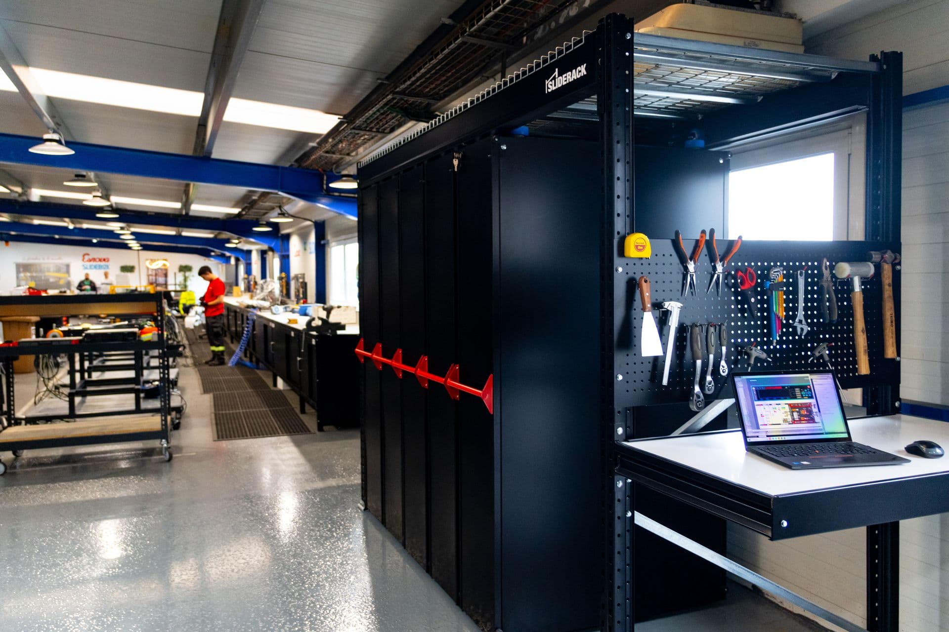 Planta de fabricación de Esnova Racks — estanterías deslizantes Sliderack